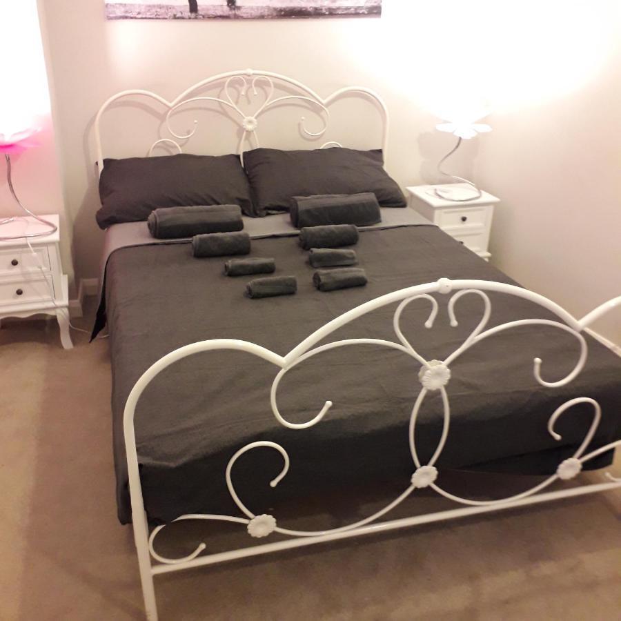 Street Artist Bed and Breakfast Romford Eksteriør billede